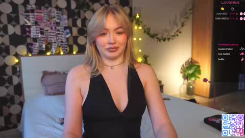 my fansly Charming daisy              My Wishlist  for new toys     online show from 01/17/26, 01:05