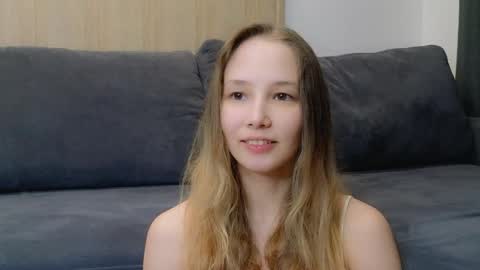 Snapshot of charming_evaa chatting on 03/27/26, 04:51 Eva online show from 03/27/26, 04:51