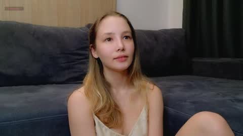 Snapshot of charming_evaa chatting on 04/29/26, 02:32 Eva online show from 04/29/26, 02:32