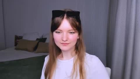 Snapshot of charminglookeva chatting on 05/16/26, 10:36 Im Eva online show from 05/16/26, 10:36