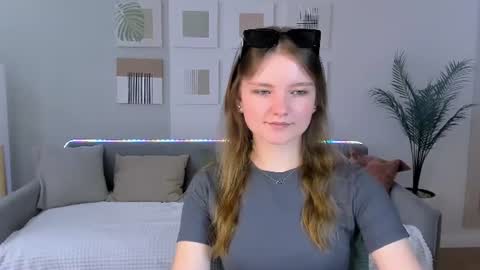 Snapshot of charminglookeva chatting on 06/20/26, 11:13 Im Eva online show from 06/20/26, 11:13
