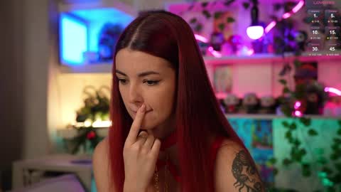 Snapshot of charmings_054 chatting on 01/15/25, 04:21 Belle and Miley online show from 01/15/25, 04:21