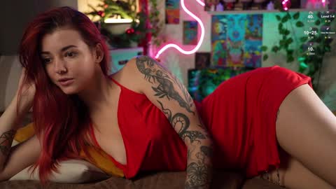 Snapshot of charmings_054 chatting on 01/25/25, 05:19 Belle and Miley online show from 01/25/25, 05:19