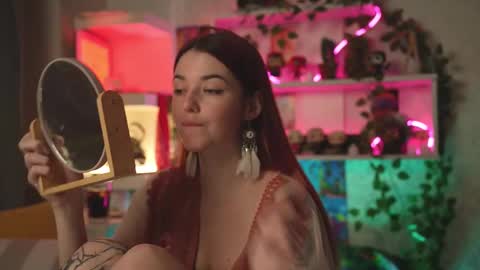 Snapshot of charmings_054 chatting on 02/19/25, 05:06 Belle and Miley online show from 02/19/25, 05:06