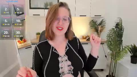 Snapshot of charmygrace chatting on 04/24/26, 11:01 Grace online show from 04/24/26, 11:01