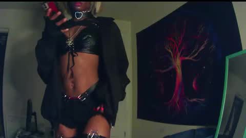 Snapshot of charr1barr chatting on 12/24/24, 07:28 Miss Chocolate online show from 12/24/24, 07:28