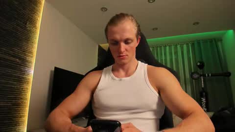 Snapshot of chasereed_ chatting on 11/23/25, 07:46 Chase Reed online show from 11/23/25, 07:46