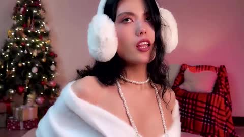 JASMINE   usually going live about 2 am UTC  online show from 12/23/24, 05:39