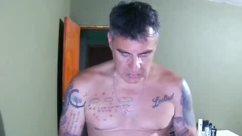 Snapshot of chato012 chatting on 01/06/25, 01:42 chato012 online show from 01/06/25, 01:42