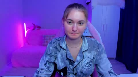 Snapshot of chatur_lady_ chatting on 05/08/26, 05:13 Betty online show from 05/08/26, 05:13