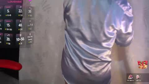 CHAYLA VICTORIA RUIZ  online show from 12/23/25, 10:35