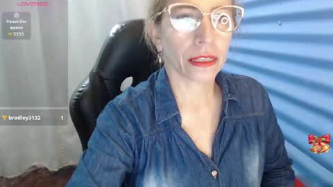 CHAYLA VICTORIA RUIZ  online show from 04/17/26, 03:04