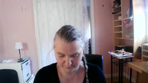 Snapshot of chealsiek chatting on 05/02/26, 02:22 chealsiek online show from 05/02/26, 02:22