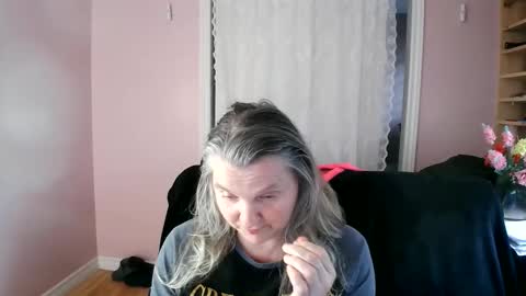 Snapshot of chealsiek chatting on 05/25/26, 04:57 chealsiek online show from 05/25/26, 04:57