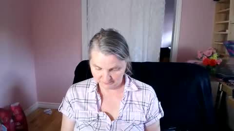 Snapshot of chealsiek chatting on 06/01/26, 10:44 chealsiek online show from 06/01/26, 10:44