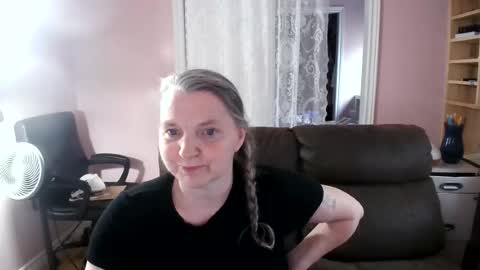 Snapshot of chealsiek chatting on 06/20/26, 03:48 chealsiek online show from 06/20/26, 03:48