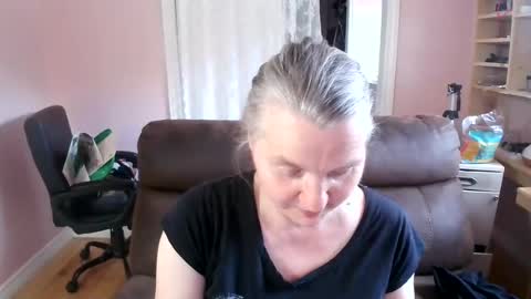 Snapshot of chealsiek chatting on 06/28/26, 01:50 chealsiek online show from 06/28/26, 01:50