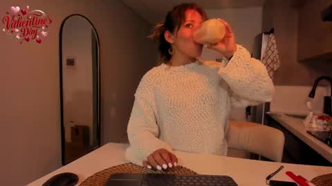 Regina Phalange online show from 02/15/25, 12:59