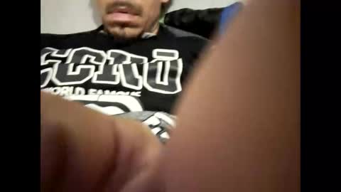 Snapshot of cheekmaster69 chatting on 01/17/25, 02:18 cheekmaster69 online show from 01/17/25, 02:18