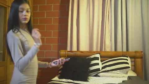 Snapshot of cheeseburgerjesus chatting on 01/05/25, 02:52 Cheesburger Jesus and whoever showed up. online show from 01/05/25, 02:52