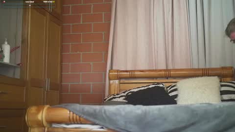 Snapshot of cheeseburgerjesus chatting on 01/24/25, 03:34 Cheesburger Jesus and whoever showed up. online show from 01/24/25, 03:34