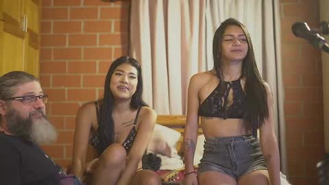 Snapshot of cheeseburgerjesus chatting on 03/11/25, 01:16 Cheesburger Jesus and whoever showed up. online show from 03/11/25, 01:16