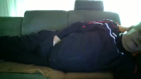 Snapshot of cheesy4444 chatting on 11/09/25, 12:58 Tom online show from 11/09/25, 12:58