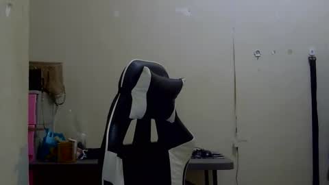 chelly4u69 online show from 09/25/25, 05:11