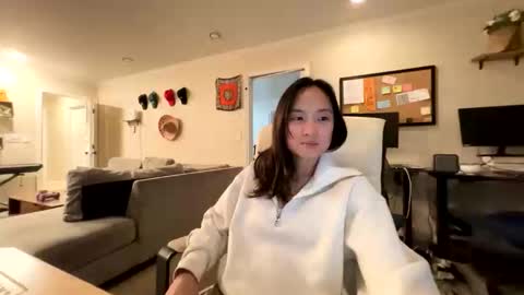 chellybear101 online show from 11/05/25, 02:00