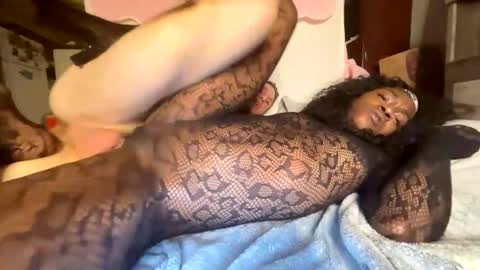 Chels luv online show from 12/15/25, 06:17