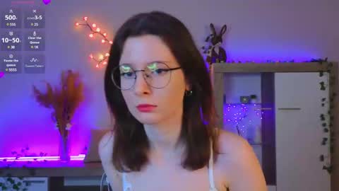 Snapshot of chelseacerys chatting on 02/26/25, 03:30 Mona online show from 02/26/25, 03:30