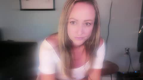 chelsee lynn online show from 10/22/25, 04:24