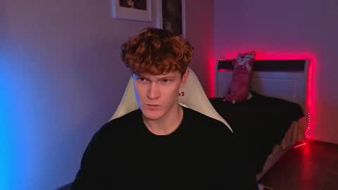 LUCASRYANPVT IS OPEN online show from 11/17/25, 01:39