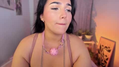 Snapshot of cherries_and_wine_ chatting on 02/09/26, 03:32 cherries_and_wine_ online show from 02/09/26, 03:32