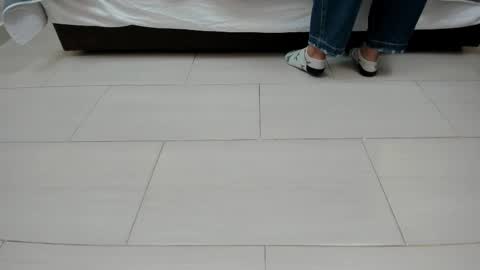 Emma  online show from 11/23/25, 11:21