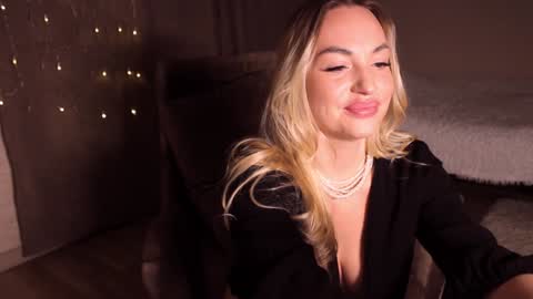 Snapshot of cherry_bomb19 chatting on 12/27/24, 03:20 CherryBomb online show from 12/27/24, 03:20