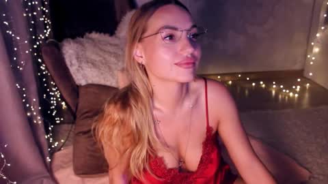 Snapshot of cherry_bomb19 chatting on 04/11/26, 03:27 CherryBomb online show from 04/11/26, 03:27
