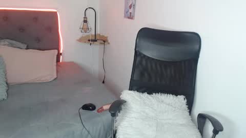 Snapshot of cherry_darck chatting on 03/04/26, 02:12 cherry_darck online show from 03/04/26, 02:12