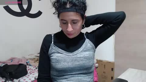 Nezumy Rey  online show from 10/28/25, 02:59