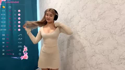 Snapshot of cherry_in_dreams chatting on 11/04/25, 07:07 Kate online show from 11/04/25, 07:07