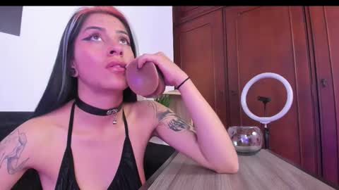 cherry_jenklins8 online show from 11/03/25, 03:02