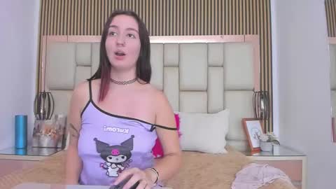 Snapshot of cherry_mew chatting on 10/09/25, 06:55 Cherry Mew and jean online show from 10/09/25, 06:55