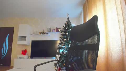 mayra online show from 01/25/25, 08:10