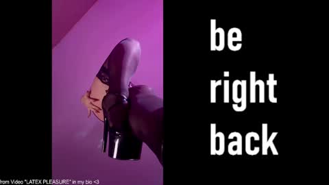 Vanessa Ray  STREAMING TIME everyday of the week  -  German time. except Saturday online show from 02/04/25, 01:06