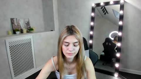 cherry_pr1ce online show from 12/19/24, 04:23