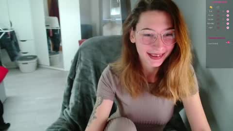 Snapshot of cherryangle chatting on 03/15/26, 07:25 Leonie online show from 03/15/26, 07:25