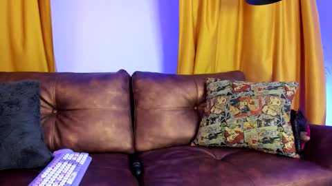 Cherry Glow  online show from 11/14/25, 07:45