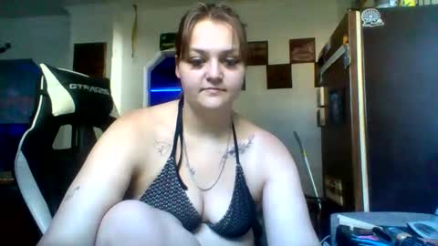 Snapshot of cherrybomb454 chatting on 10/13/25, 06:41 cherrybomb454 online show from 10/13/25, 06:41