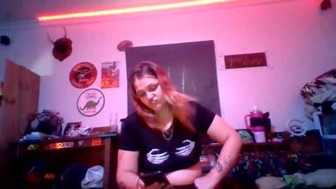 Snapshot of cherrybomb454 chatting on 10/20/25, 02:06 cherrybomb454 online show from 10/20/25, 02:06