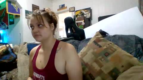 Snapshot of cherrybomb454 chatting on 10/28/25, 03:36 cherrybomb454 online show from 10/28/25, 03:36